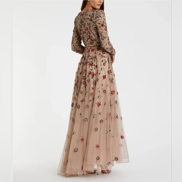 Mac Duggal Beige Embellished High Neck Long Sleeve A Line Gown Size 14 - Picture 2 of 9